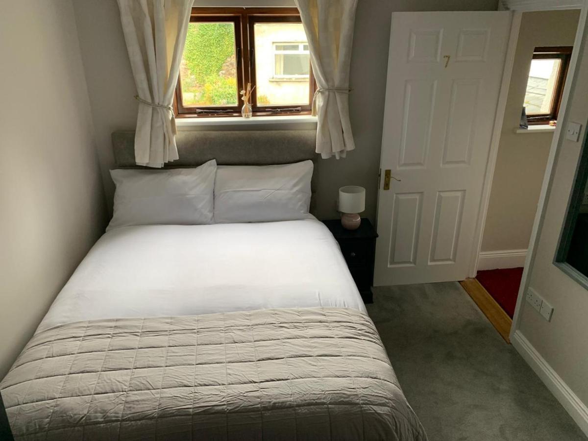 Madelines Accommodation Tinahely Eksteriør billede